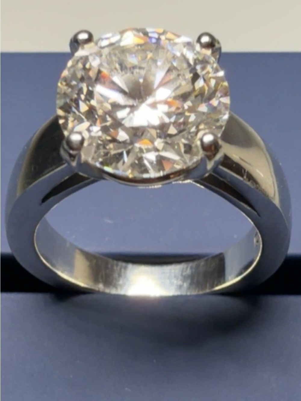 5.07 CT Lab Grown Diamond Engagement Ring E VVS1 H&A
IGI Platinum 950 Size 9 Cla